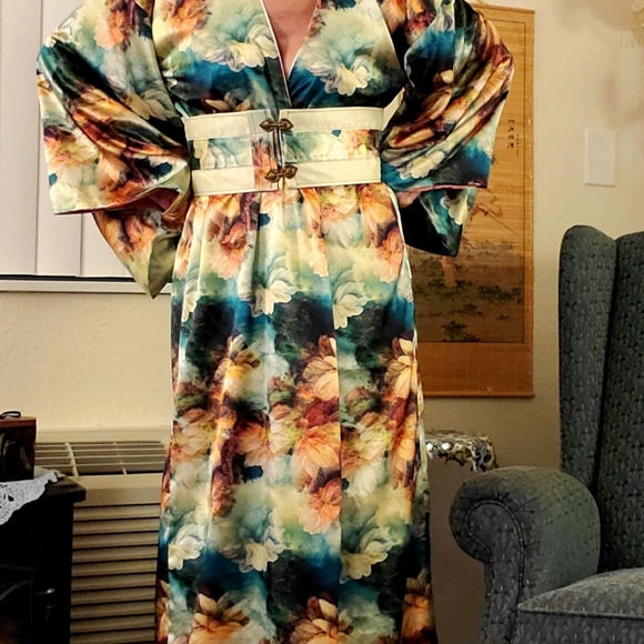 Kimono - Picture 3 of 4